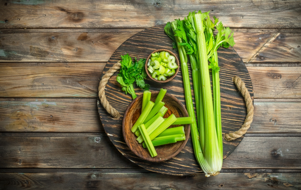 sedano: cos'è, benefici, proprietà, valori nutrizionali, usi in cucina