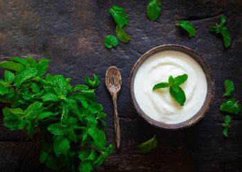 yogurt greco: benefici, valori nutrizionali e ricette veloci