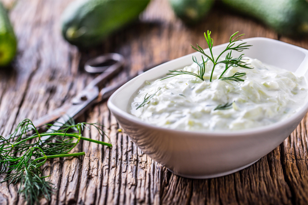 Yogurt greco: la ricetta della salsa tzatziki