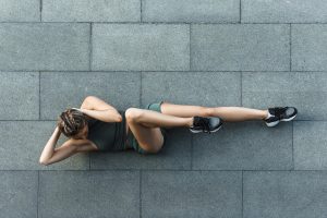 Allenamento funzionale: che cos’è, benefici, scheda di allenamento e esempi di esercizi di functional training