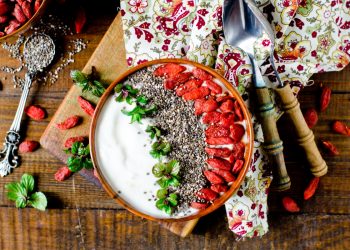 piatto rotondo con bacche di goji