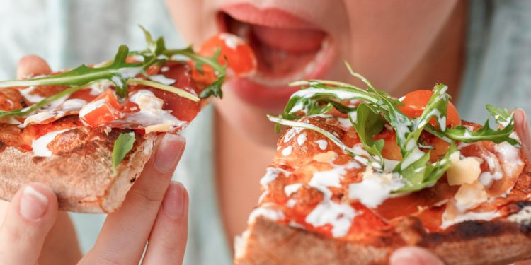 Binge eating disorder: identificata una molecola che potrebbe tenere sotto controllo questo disturbo alimentare