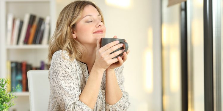 Caffè, meno grasso corporeo nelle donne che lo bevono rispetto a chi non lo consuma