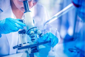 Cancro: scoperto il meccanismo con cui corrompe il sistema immunitario e aggredisce l’organismo