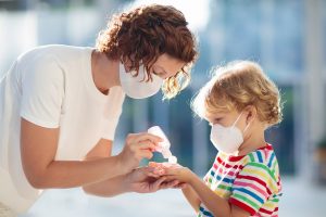 Fase 2: tamponi, test e mascherine. I consigli dello pneumologo per difendersi e prevenire il Covid-19