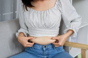 Esercizi e consigli per sgonfiare la pancia gonfia