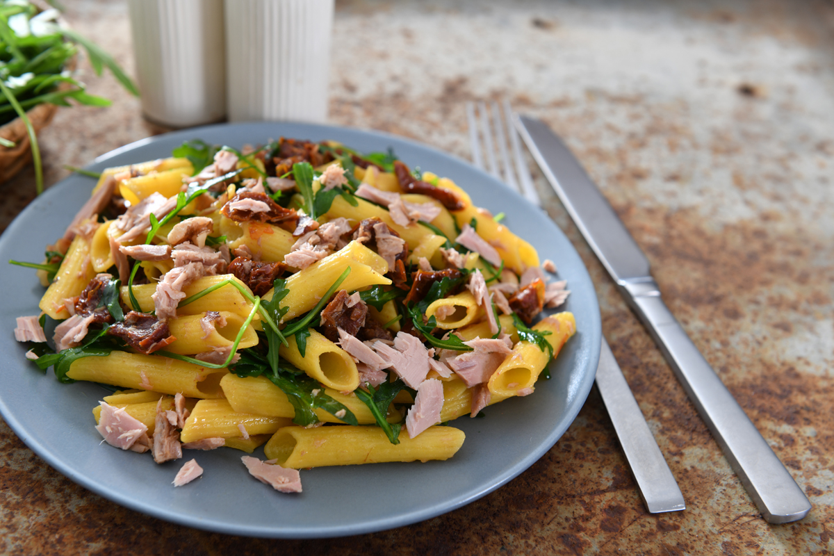 Pasta con tonno e rucola