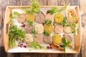 Spezzatino, polpette, burger, gateau di patate e ragù: 5 classici a base di carne in versione vegetariana