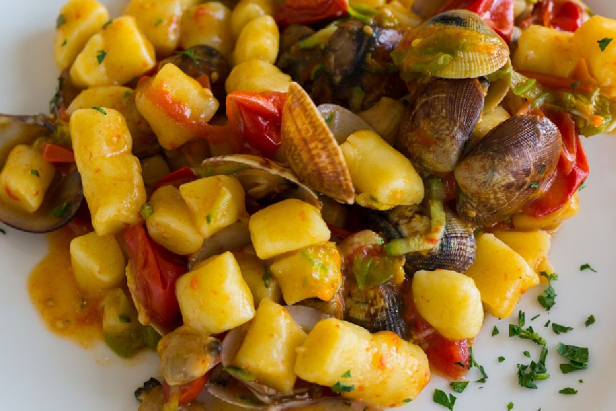 ricette con pomodori, gnocchi ai frutti di mare