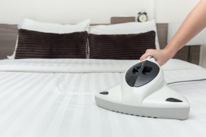 Come si igienizza un materasso? Ecco come eliminare acari, funghi, batteri e cimici