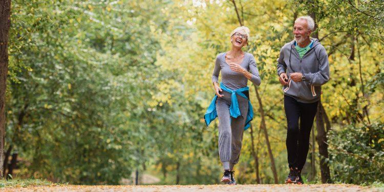 Tumori: 30 minuti di movimento in più riducono il rischio di morte