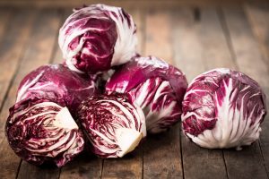 Radicchio: proprietà, benefici e le migliori ricette per gustarlo