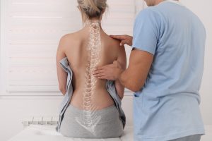 Giugno, mese della scoliosi: un fiocchetto verde per sensibilizzare su questa patologia
