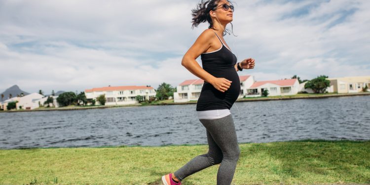 L'esercizio fisico in gravidanza aumenta i benefici del latte materno per il bambino: ridotto rischio di obesità, diabete e malattie cardiache