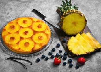 torta all'ananas e vaniglia senza glutine