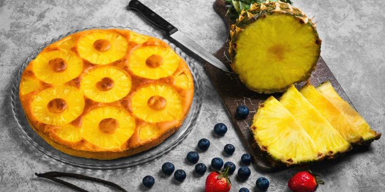 torta all'ananas e vaniglia senza glutine