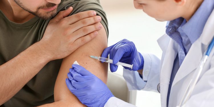 Vaccino antinfluenzale in tempo di Covid-19: le linee guida del Ministero della Salute per l'autunno
