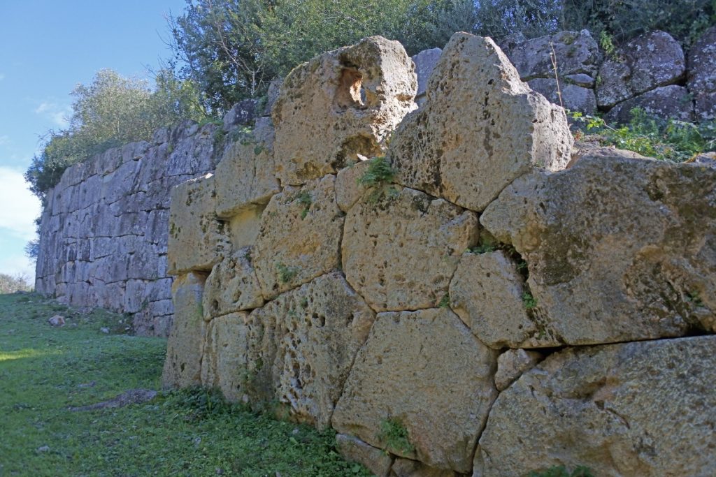 Cosa mura ciclopiche