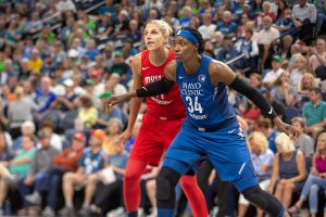Elena Delle Donne, star del basket colpita dalla malattia di Lyme, obbligata a scegliere tra lavoro e salute