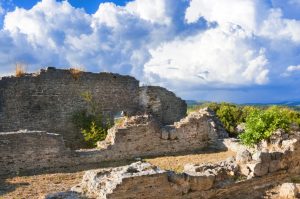 Alla scoperta di Ansedonia: un mix unico di archeologia e ville di lusso