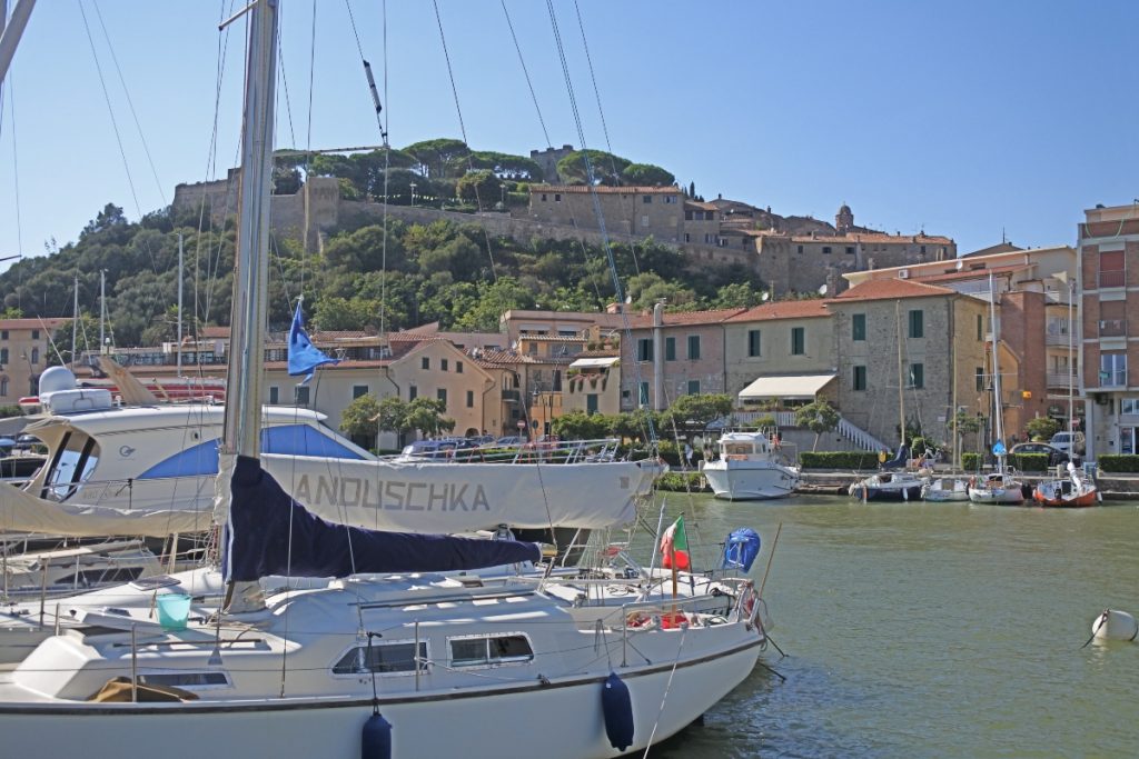 castiglione porto turistico
