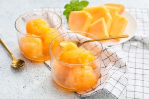 Granita al melone: la ricetta golosa senza gelatiera