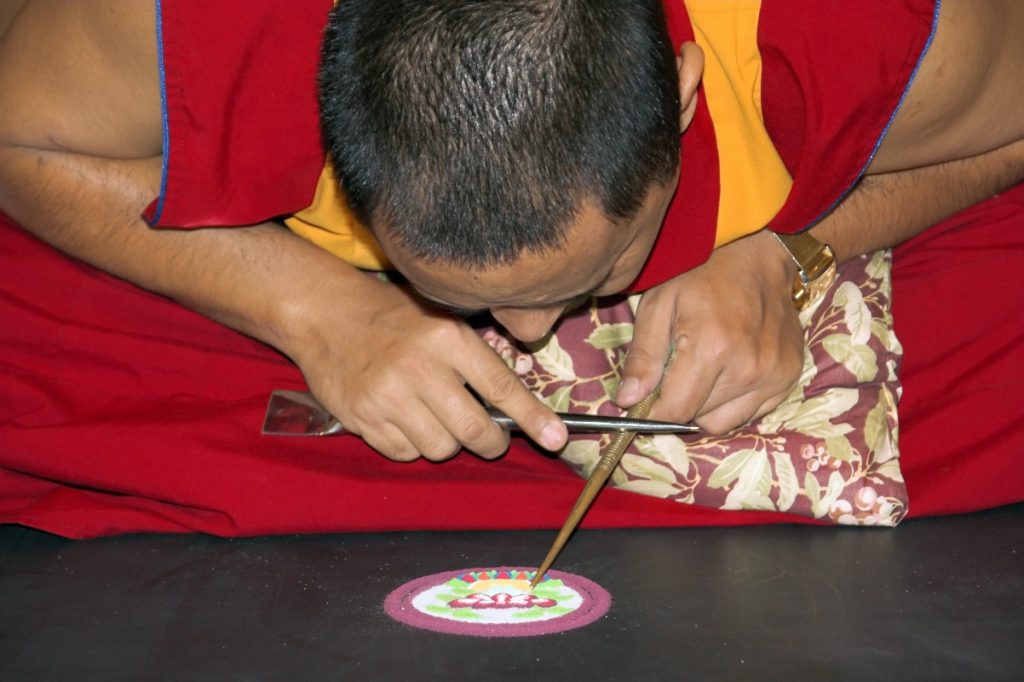 mandala di sabbia monaci tibetani