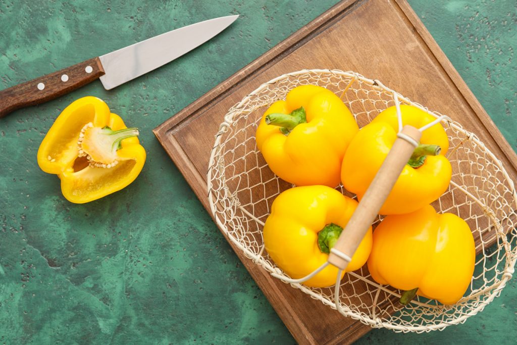 Peperoni gialli: 3 idee per gustarli e fare il pieno di antiossidanti 4 peperoni gialli ricette