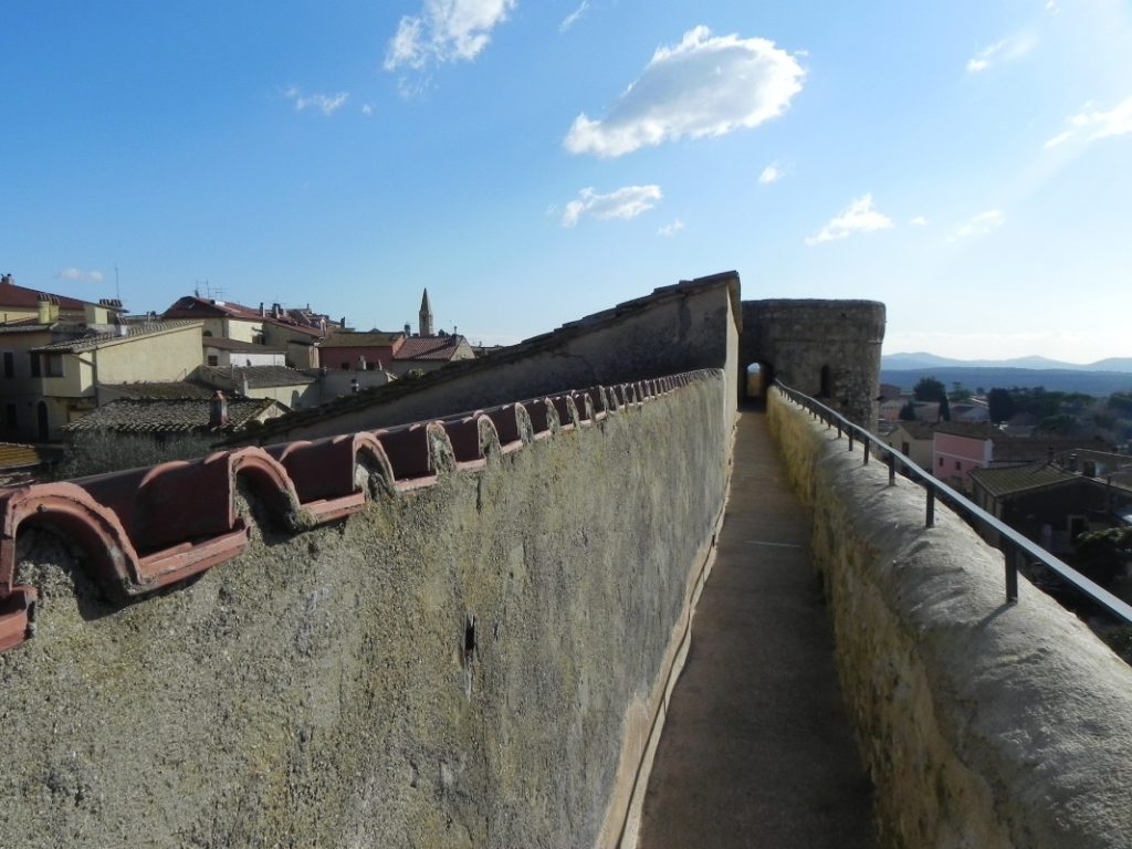 Magliano camminamento mura