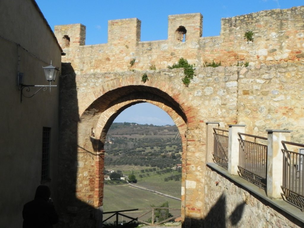 Magliano porta di San Martino