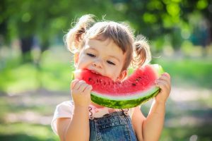 Anguria: calorie, proprietà e valori nutrizionali, benefici e idee per gustarla