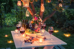 Come organizzare una cena gustosa e leggera con amici