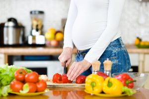 Cosa mangiare in gravidanza: i cibi che fanno bene a mamma e bambino