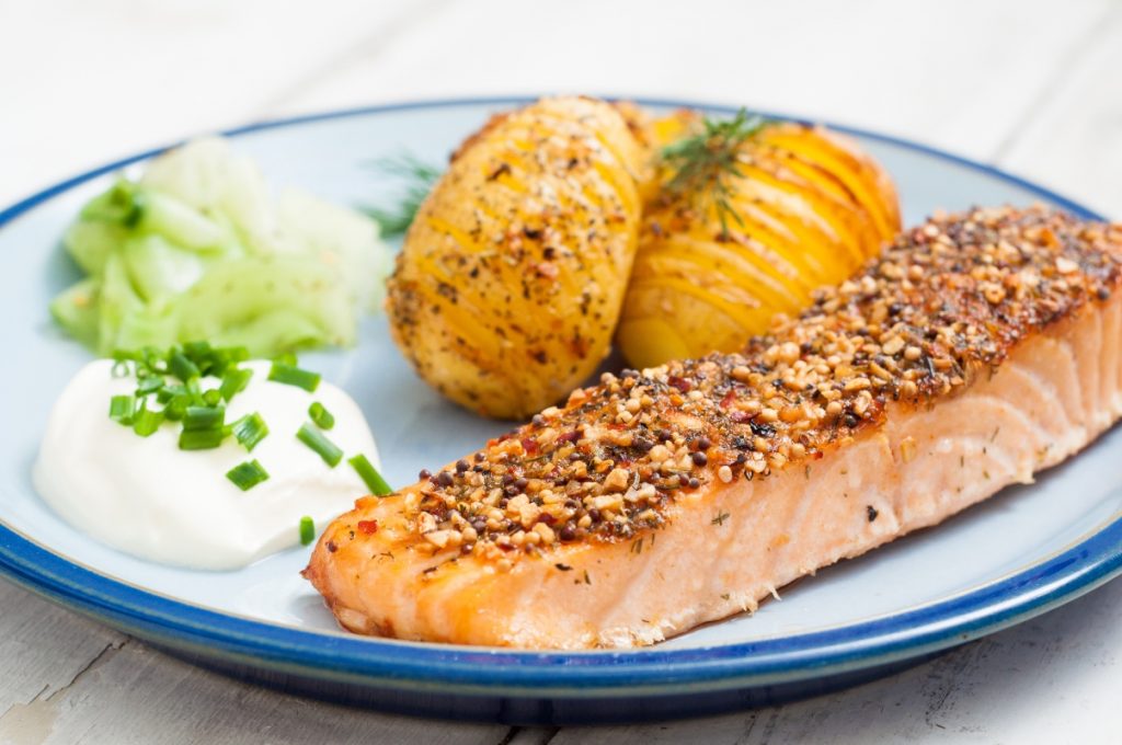 salmone in crosta con semi di papavero