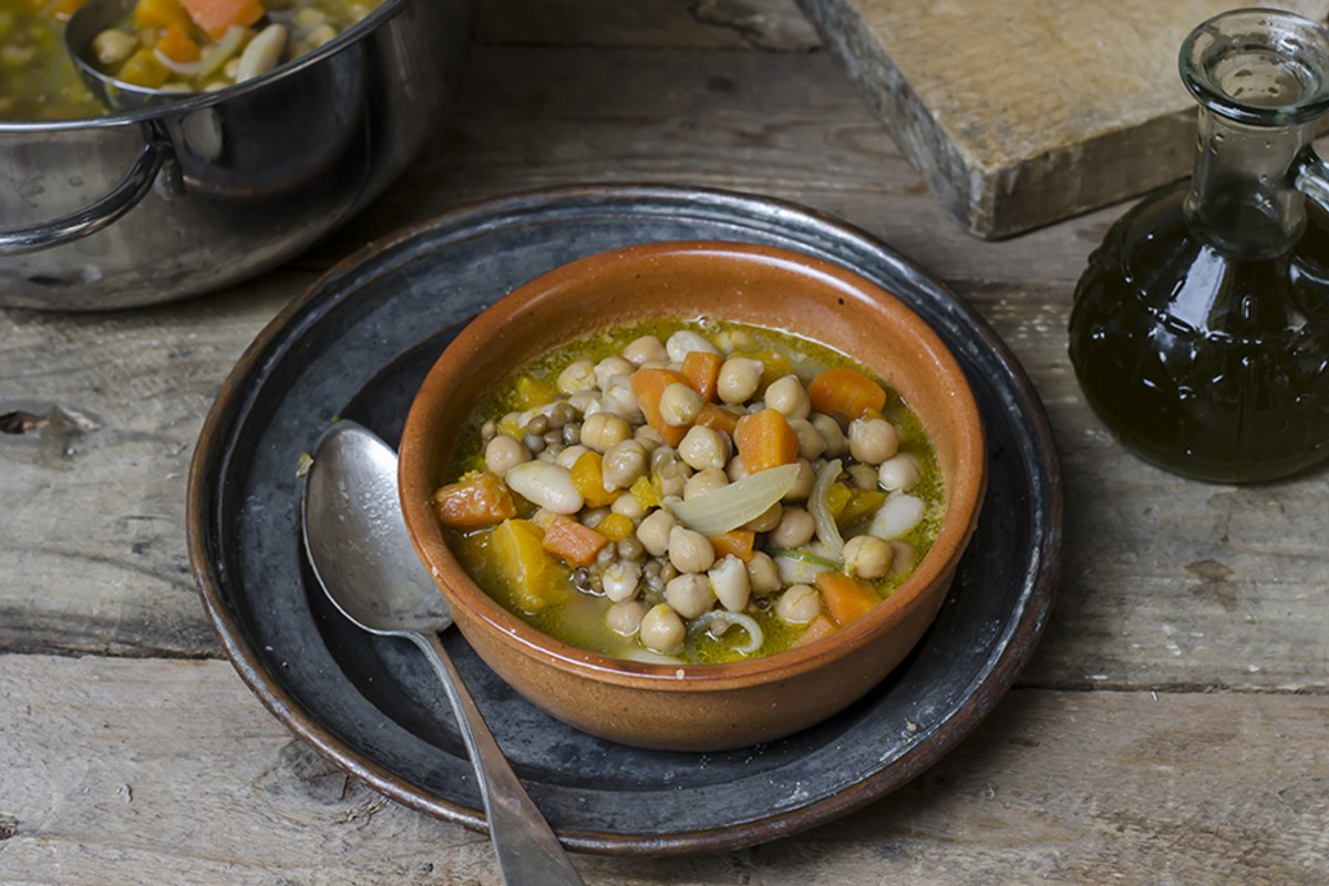 zuppa di legumi carote e zucca