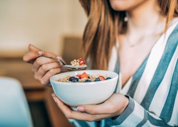 muesli: benefici, valori nutrizionali e quanto mangiarne a dieta