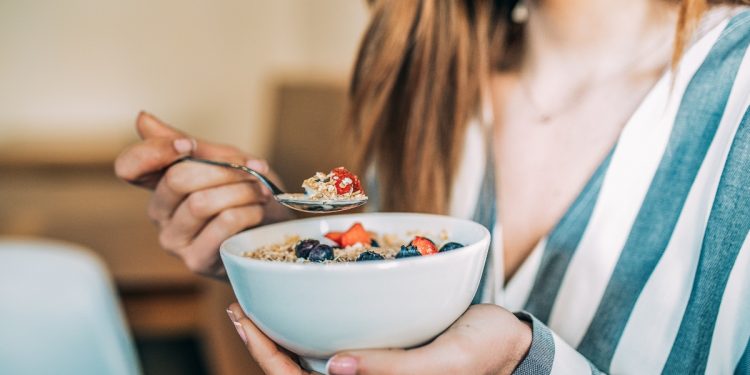 muesli: benefici, valori nutrizionali e quanto mangiarne a dieta