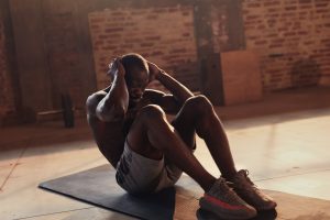 Crunch: come eseguirlo, benefici, varianti e il challenge crunch