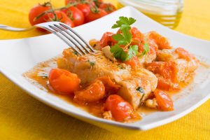 Merluzzo al pomodoro, una ricetta leggera e appetitosa
