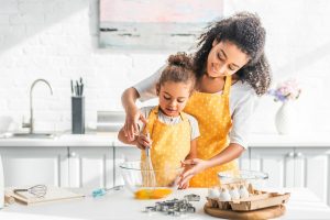 Merenda con poche calorie: ecco 5 ricette sane e gustose da preparare con i bambini