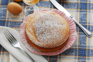 Torta paradiso: la ricetta di un dolce soffice che accontenta tutti