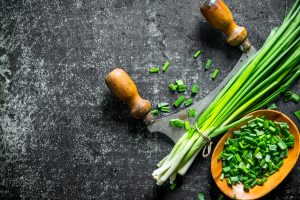 Erba cipollina: benefici, usi in cucina e come si coltiva
