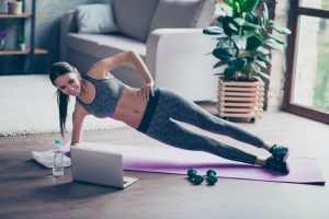 Un anno di fitness Melarossa: tutti pazzi per i circuiti da fare a casa. Scopri la top 10 dei programmi di allenamento più cliccati del 2021