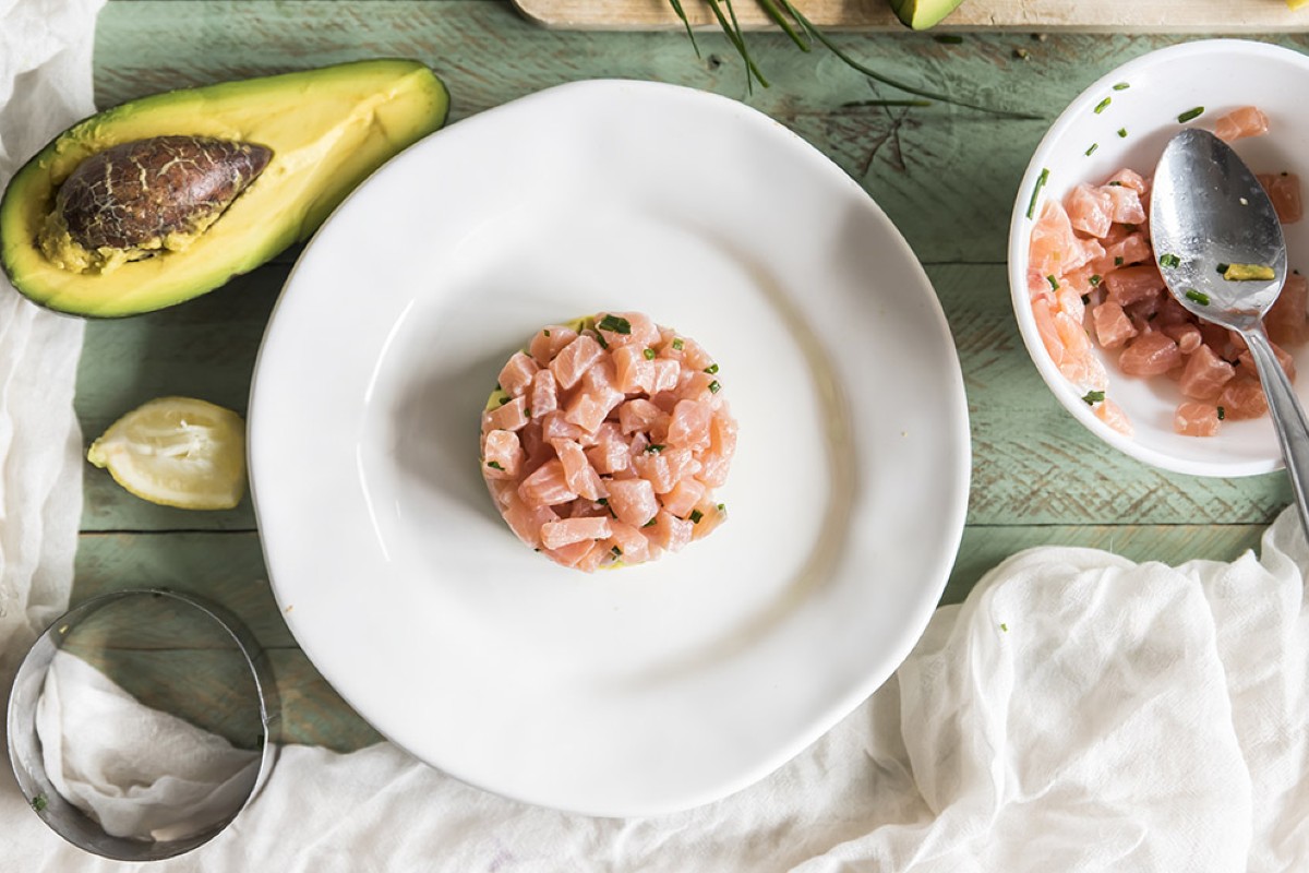 ricetta con avocado:  tartare di salmone 