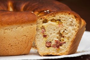 Casatiello napoletano: la ricetta originale della tradizione