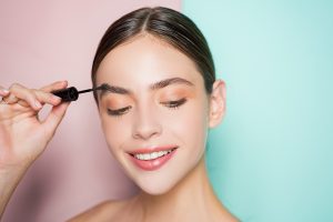 Bellezza 2 Sopracciglia perfette: come sistemarle, cosa fare e non fare, tecniche di riempimento e di depilazione