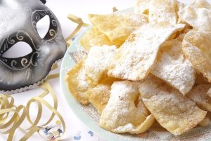 Carnevale: è boom di frappe e strufoli fai da te. Ecco le ricette Melarossa da provare