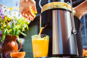 Nutrizione 6 Spremiagrumi elettrici: perché averne uno, i migliori sul mercato e benefici degli agrumi per la tua salute
