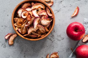 Mele essiccate: ricetta facile per uno snack croccante