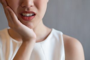 Parodontite: cos’è, cause, sintomi, cure e prevenzione